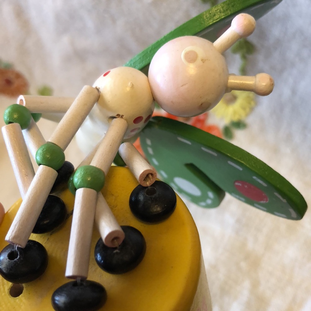 Fainting butterfly toy - Picture 3 of 5